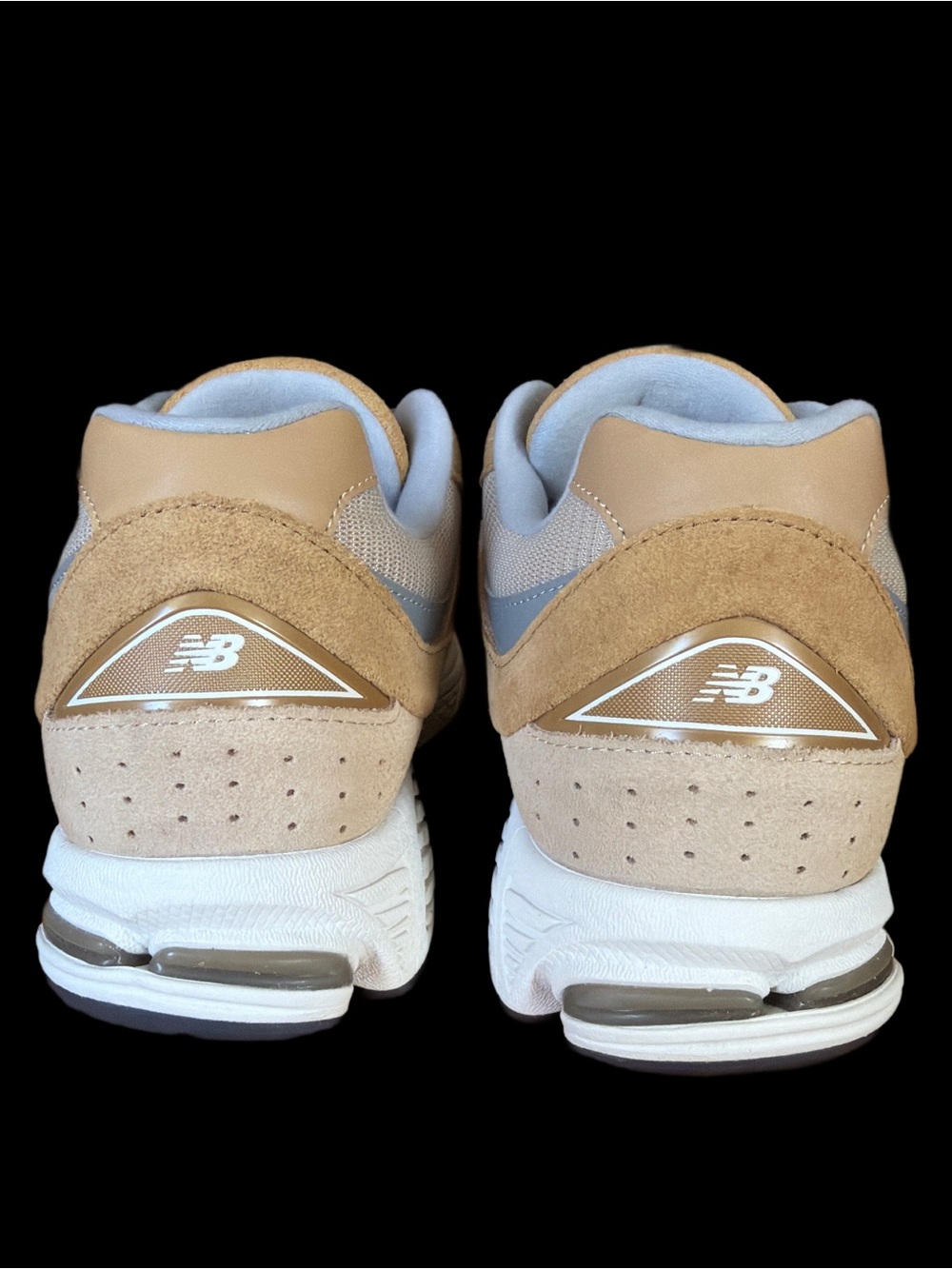 🔥New Balance 2002R Men's 11 Tan and Gray Suede Mesh Lifestyle sneakers - Picture 3 of 13